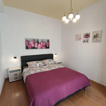 Kimm's Hideaway Apartment