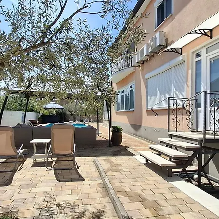 Kimm's Hideaway Apartment *
